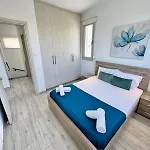 Jarvis Modern And Quiet 3br With Private Swimming Pool פרוטאראס