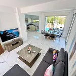 Jarvis Modern And Quiet 3br With Private Swimming Pool