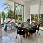 Villa Jarvis Modern And Quiet 3br With Private Swimming Pool