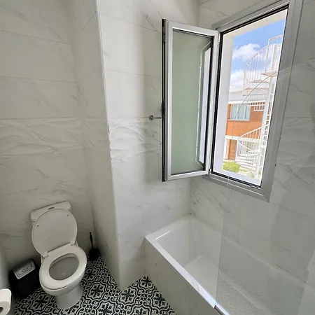 Jarvis Modern And Quiet 3br With Private Swimming Pool Paralimni