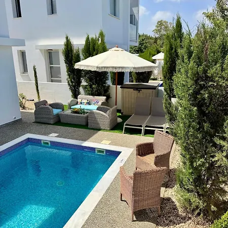 Jarvis Modern And Quiet 3br With Private Swimming Pool Vila