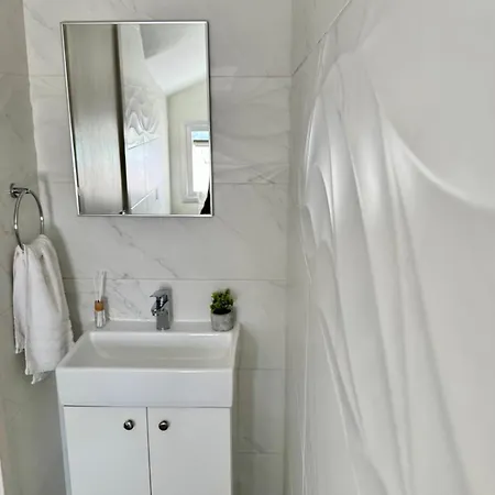 Jarvis Modern And Quiet 3br With Private Swimming Pool Vila *