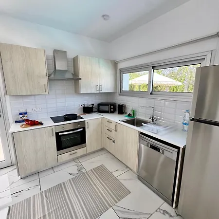 Villa Jarvis Modern And Quiet 3br With Private Swimming Pool Paralimni