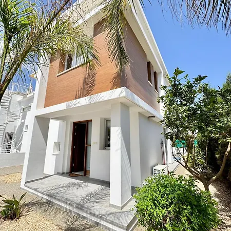 Jarvis Modern And Quiet 3br With Private Swimming Pool פרוטאראס