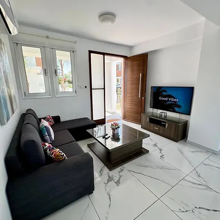 Villa Jarvis Modern And Quiet 3br With Private Swimming Pool Paralimni