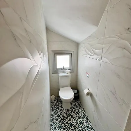 Villa Jarvis Modern And Quiet 3br With Private Swimming Pool