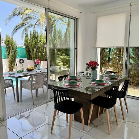 Villa Jarvis Modern And Quiet 3br With Private Swimming Pool