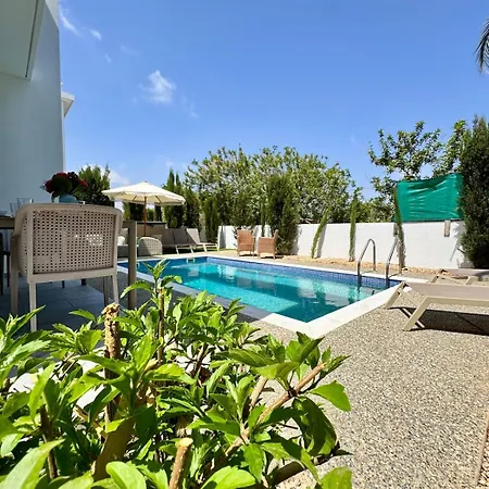 Villa Jarvis Modern And Quiet 3br With Private Swimming Pool Paralimni