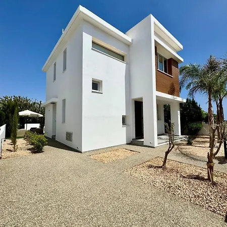 Villa Jarvis Modern And Quiet 3br With Private Swimming Pool