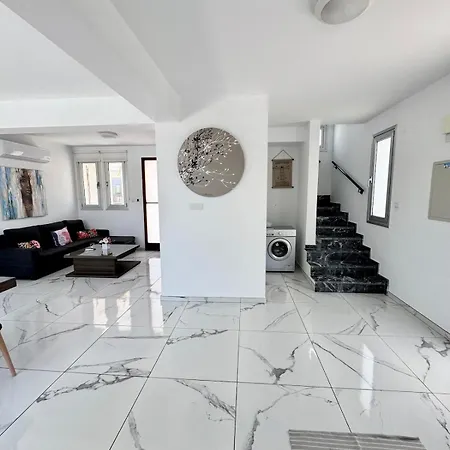 Jarvis Modern And Quiet 3br With Private Swimming Pool *