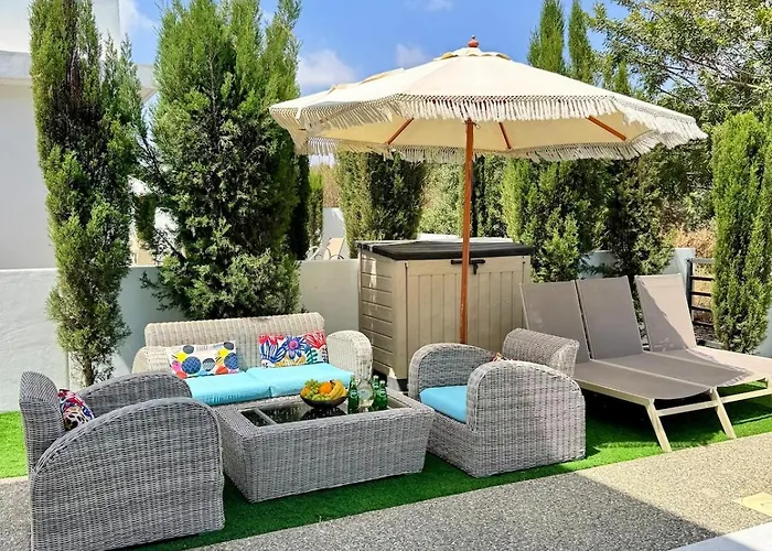 Vila Jarvis Modern And Quiet 3br With Private Swimming Pool *