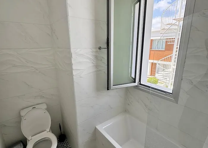 Jarvis Modern And Quiet 3br With Private Swimming Pool Paralimni