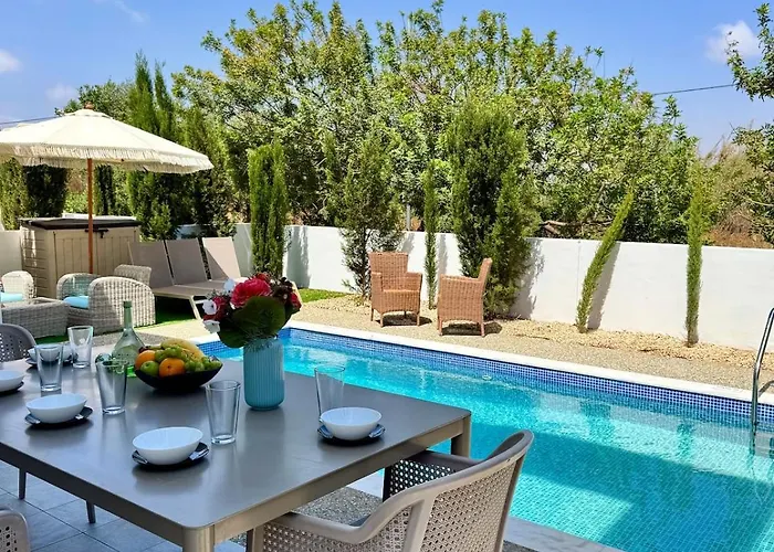 Jarvis Modern And Quiet 3br With Private Swimming Pool