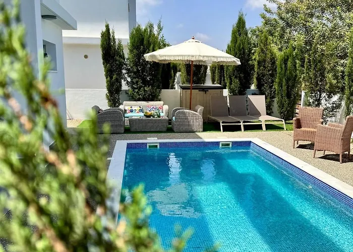 Jarvis Modern And Quiet 3br With Private Swimming Pool Vila Paralimni