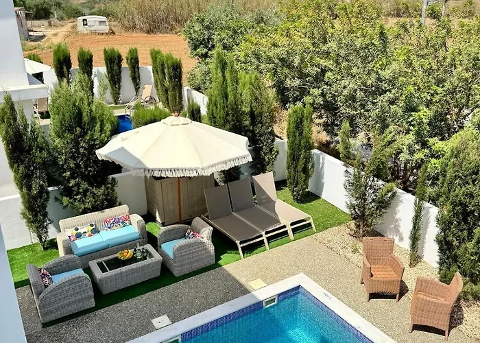 Jarvis Modern And Quiet 3br With Private Swimming Pool Paralimni