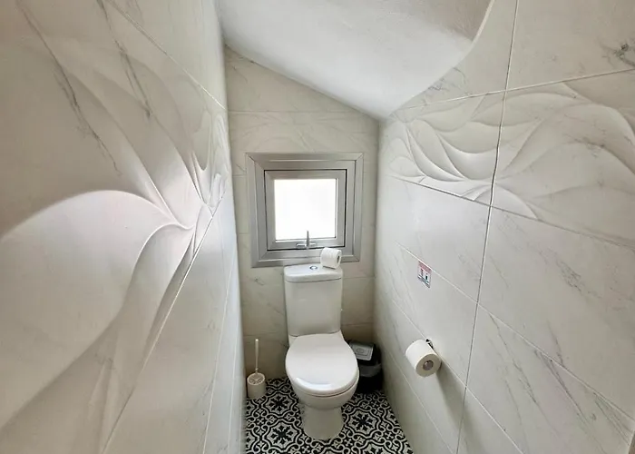 Vila Jarvis Modern And Quiet 3br With Private Swimming Pool