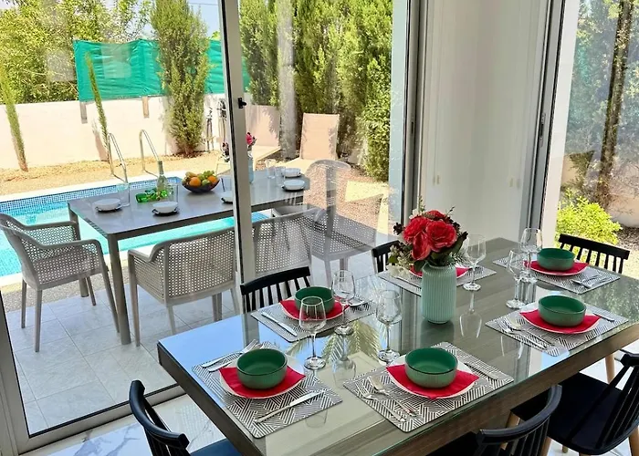 Vila Jarvis Modern And Quiet 3br With Private Swimming Pool Paralimni