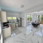 Jarvis Modern And Quiet 3br With Private Swimming Pool Villa